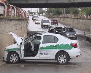 ACCIDENT SUB PODUL  MARGHILOMAN. NEATENȚIA UNUI ȘOFER A TRIMIS 3 OAMENI LA SPITAL
