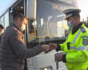 TRANSPORTATORII DE PERSOANE, LA CONTROL. ACȚIUNI PENTRU PREVENIREA RĂSPÂNDIRII COVID