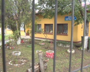 GRĂDINIȚE ÎNCHISE, ÎN BUZĂU ȘI VINTILĂ VODĂ. TOT MAI MULTE CAZURI ÎN UNITĂȚILE ȘCOLARE