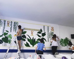 ARTĂ PENTRU PEDIATRIE. PEREȚII SECȚIEI, PICTAȚI DE O ECHIPĂ DE VOLUNTARI