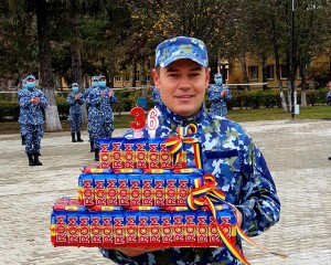 MOMENT EMOȚIONANT, LA BAZA AERIANĂ BOBOC. ANIVERSARE SPECIALĂ PENTRU UN TÂNĂR DE 36 DE ANI