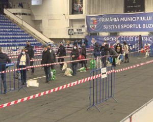 “MECI” DE 12 ORE, ÎN SALA SPORTURILOR. EPUIZANTA OPERAȚIUNE DE PREDARE A BULETINELOR