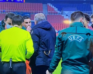 FRONT COMUN, PENTRU COLȚESCU. OAMENII DE FOTBAL DIN BUZĂU IAU APĂRAREA ARBITRULUI