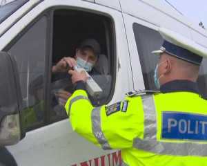 POLIȚIȘTII, CU OCHII PE PETRECĂREȚI. S-AU DAT PESTE 500 DE SANCȚIUNI
