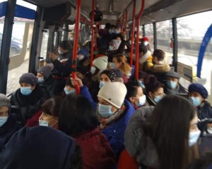 AUTOBUZE TICSITE, AMENZI PENTRU ȘOFERI. TRANS BUS NU FACE FAȚA AGLOMERAȚIILOR DE PE TRASEE