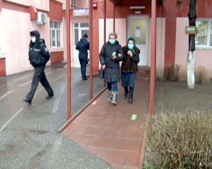 CONTINUĂ SAU SE SUPENDĂ VACCINAREA, LA CENTRELE LPS ȘI “HENRI COANDĂ”?
