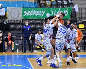 TREI MECIURI, ÎN PATRU ZILE. PROGRAM ÎNCĂRCAT PENTRU HC BUZĂU