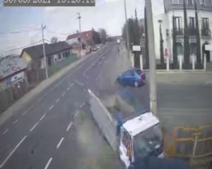 CASĂ DISTRUSĂ DE DOI BOLIZI. CUM S-A ÎNTÂMPLAT TOTUL?
