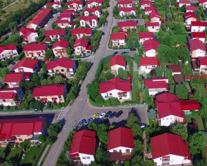 CONFLICTUL S-AR PUTEA STINGE. PRIMĂRIA AR PUTE VINDE TERENUL DIN ORIZONT
