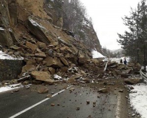 DN 10, BLOCAT STÂNCI, LA SIRIU. INTERVENȚIE DE URGENȚĂ, TRAFIC DEVIAT
