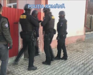 SOȚII DE ASASINI, REȚINUTE DE POLIȚIȘTII BUZOIENI ÎNTR-UN CAZ DE DEȚINERE ILEGALĂ DE ARME ȘI MERCUR