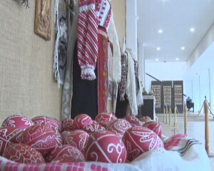 TRADIȚIE ȘI CREDINȚĂ, LA GALERIILE DE ARTĂ. EXPOZIȚIE INEDITĂ CU OCAZIA SĂRBĂTORILOR PASCALE