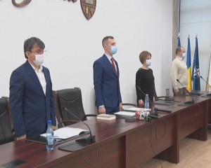 ECHIPĂ COMPLETĂ LA PREFECTURĂ. PREFECTUL IORDACHE ȘI SUBPREFECTUL HOLBAN AU DEPUS JURĂMÂNTUL