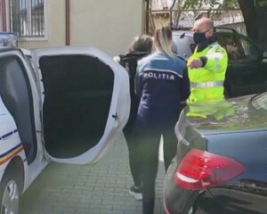 PERCHEZIȚII ÎNTR-UN DOSAR DE PROXENETISM. MAMĂ ȘI FIICĂ, ÎN VIZORUL POLIȚIȘTILOR