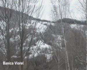 ZĂPADĂ, ÎN APRILIE. A NINS ÎN ZONA DE MUNTE A JUDEȚULUI