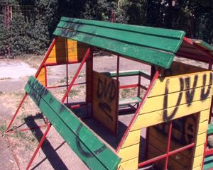 loc de joaca 4