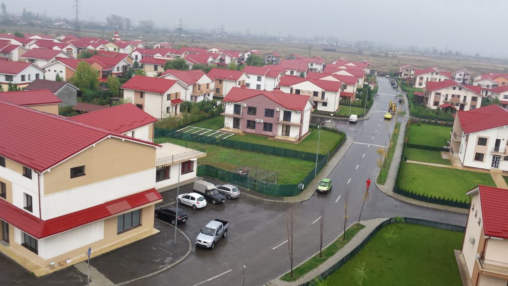 Solicitare CLM. Proprietarii vor putea cumpăra pământul de sub case