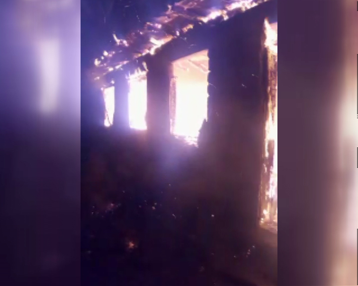 (UPDATE) Înfiorător! Băiețel găsit carbonizat, într-o casă din Vâlcelele