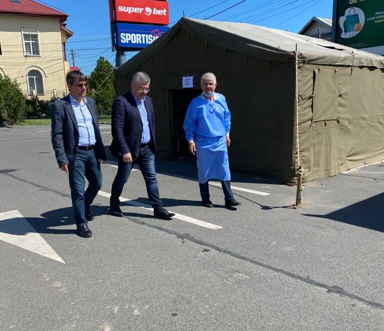 (FOTO) Și râmnicenii au un centru de vaccinare în aer liber