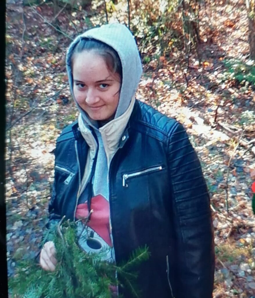 UPDATE! AȚI VĂZUT-O? Minoră din Cozieni, dată dispărută! Poliția a dat alarma