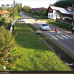 Fetiță de 12 ani, izbită în plin de o mașină pe trecerea de pietoni
