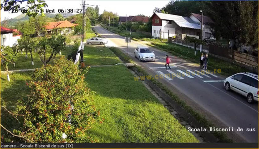 Fetiță de 12 ani, izbită în plin de o mașină pe trecerea de pietoni