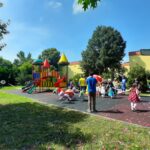 (VIDEO) Veselie și emoții, în curtea Grădiniței nr. 4 din Buzău