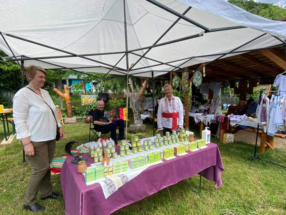 Târgul “Dulce ca Mierea”, un succes. Turiștii, încântați de oferta variată