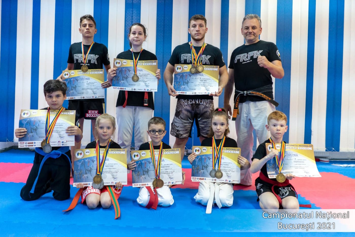 Rezultate remarcabile ale sportivilor, în kick boxing free style. Multiple titluri și medalii obținute la Campionatul Național de sportivii buzoieni