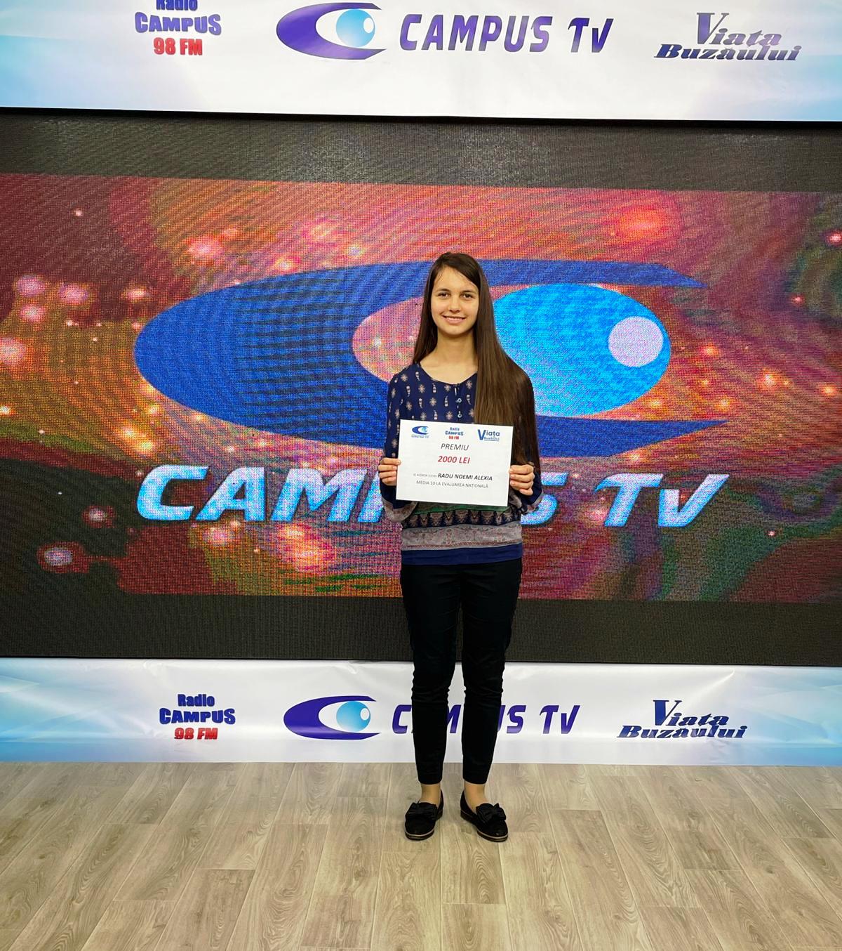 Noemi Alexia, eleva de 10, premiată de trustul Campus Media