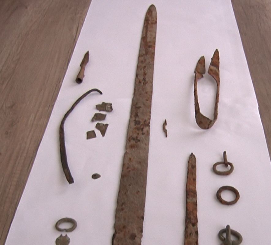 Descoperire din perioada dacică, la Valea Salciei. Piesele, găsite cu ajutorul detectorului de metale