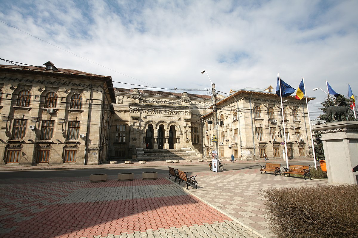 Trei facultăți noi, la Buzău. Vineri, ultima zi de înscrieri