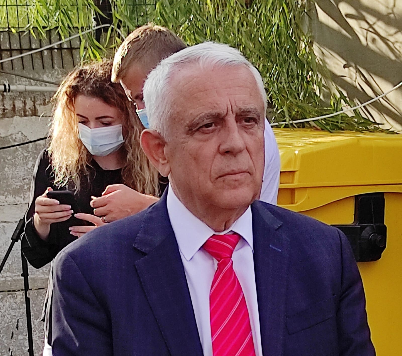 Buget mai mic, dar suflet mare. Petre Daea și-a cheltuit pensia la Buzău.