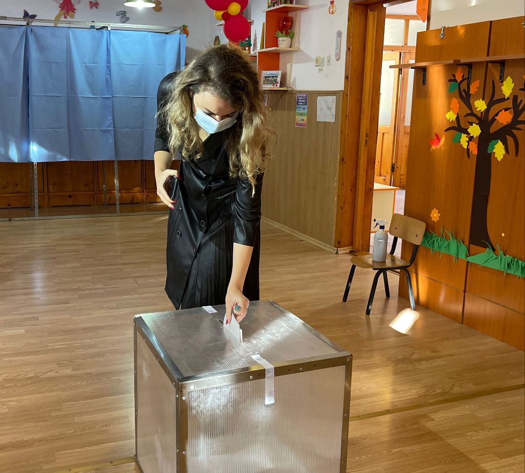 Încurajări pentru buzoieni. Oana Matache îi îndeamnă să iasă la vot.