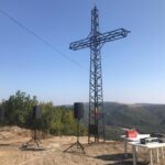 (VIDEO) CERNĂTEȘTI. Crucea de pe Dealul cu Lilieci a fost sfințită