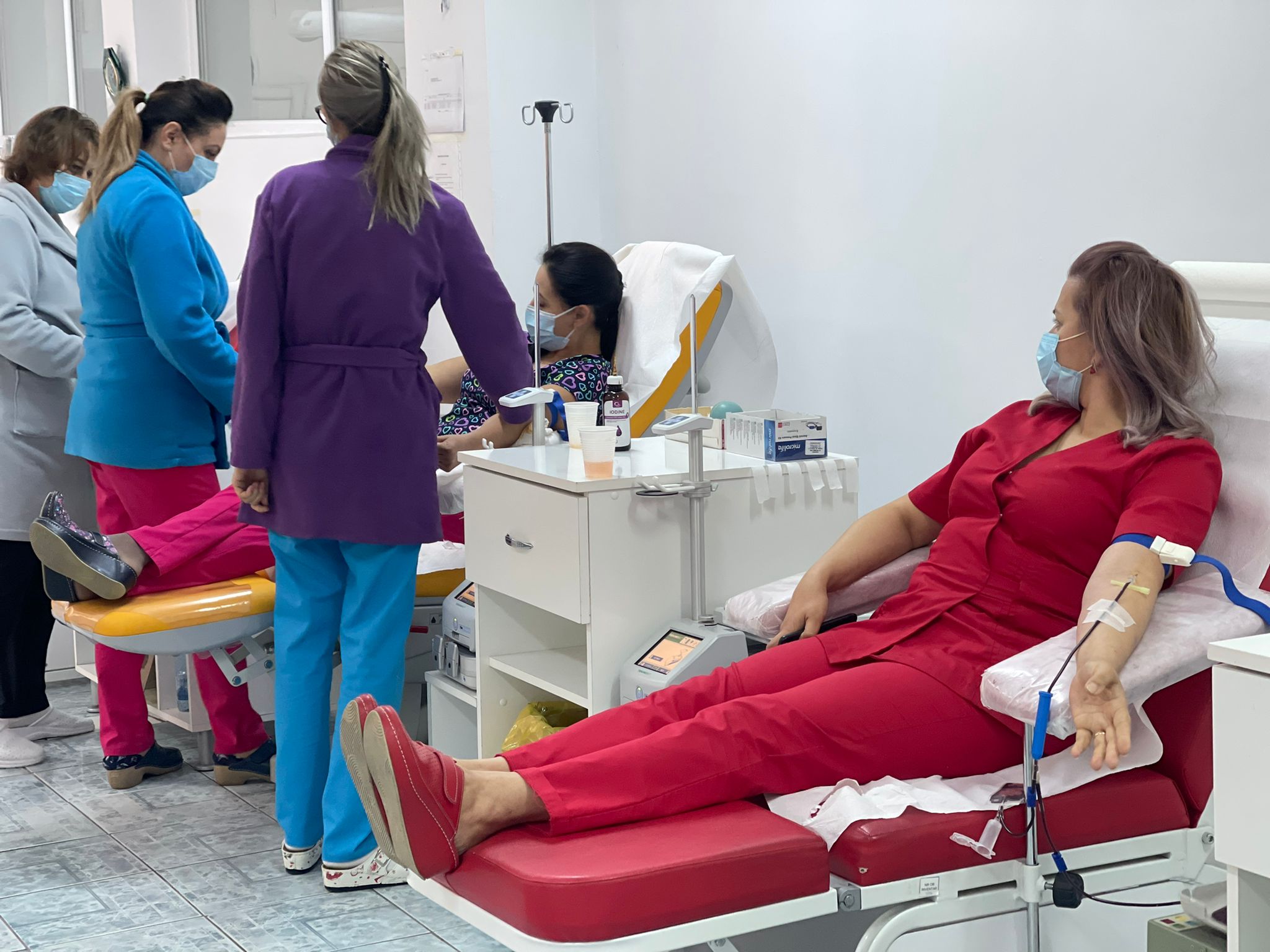 Colectele mobile, soluție salvatoare. Angajații Centrului de Transfuzie se deplasează în județ pentru a colecta sânge