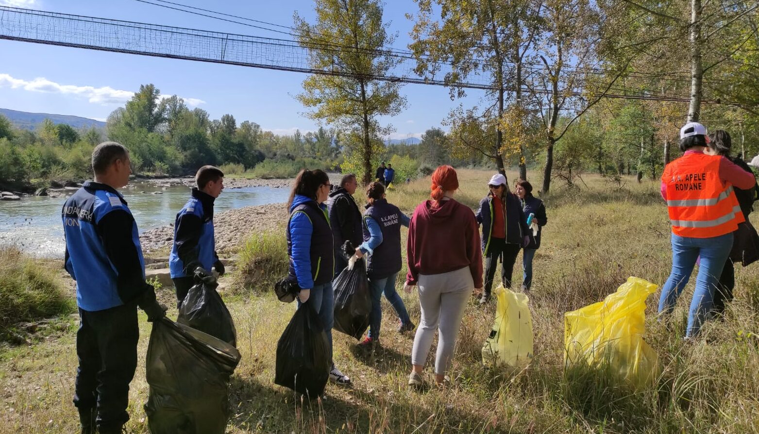 Polițiști ecologiști, în frunte cu comandantul