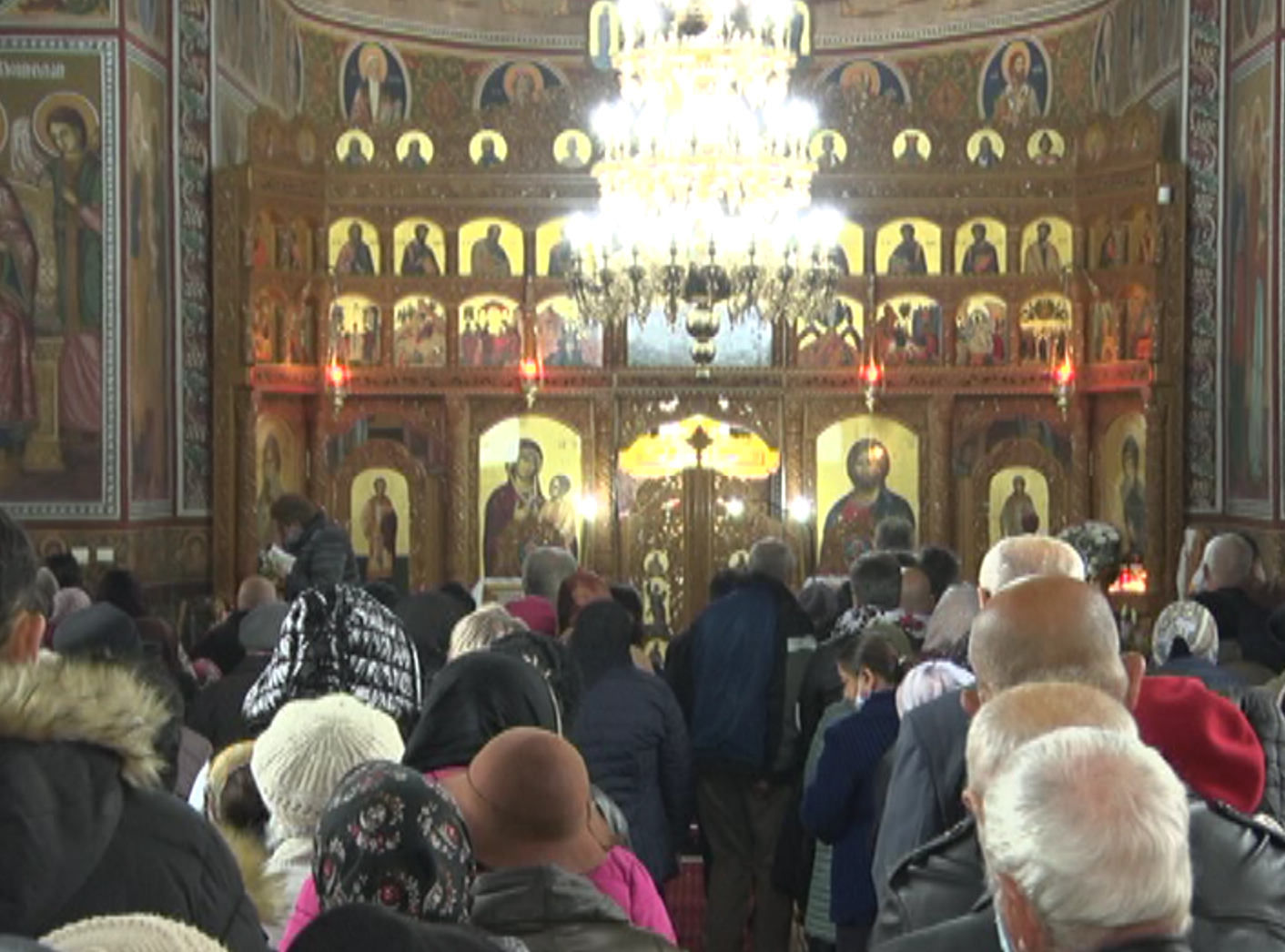 VEȘMINTELE SFINTEI CUVIOASE PARASCHEVA, LA BUZĂU! Slujbă specială la biserica din cartierul N. Titulescu