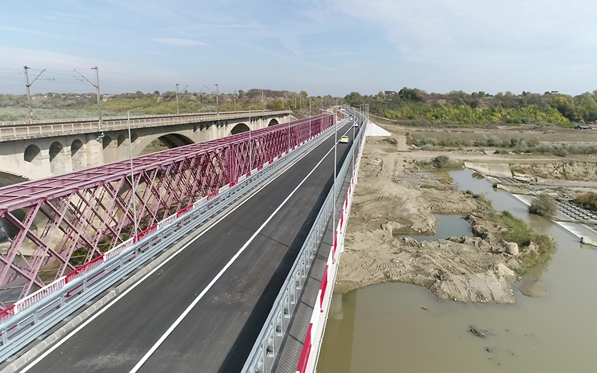 Societatea de transport, în pas cu noutățile. Linia 11B va traversa podul de la Vadu Pașii