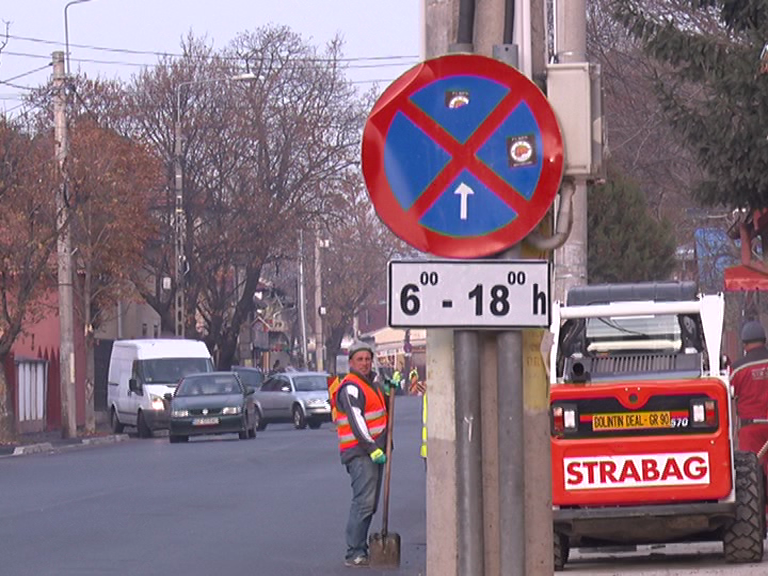 Flux continuu. De astăzi, mașinile nu mai au voie să oprească pe Transilvaniei.