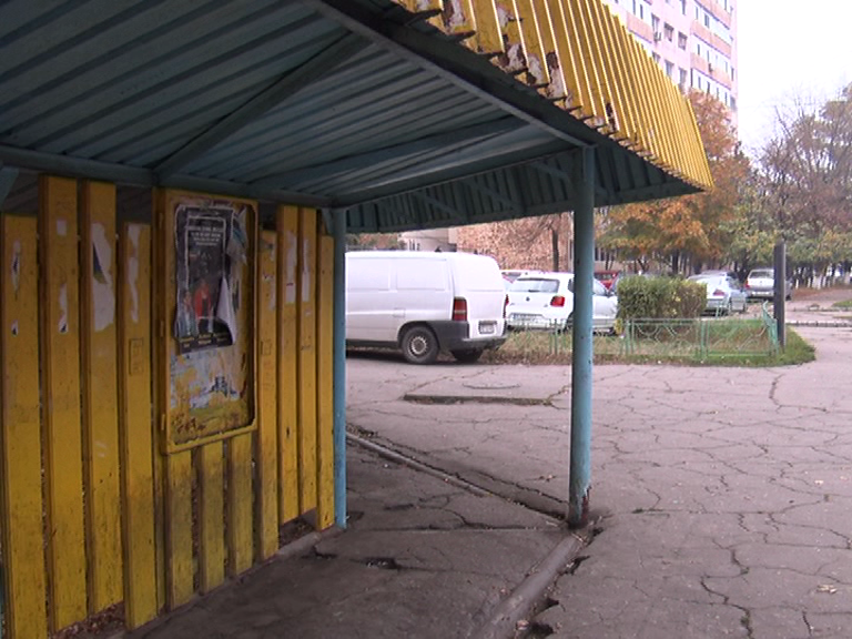 Stații la gunoi. Vor fi înlocuite adăposturile Trans Bus vechi cu altele noi.