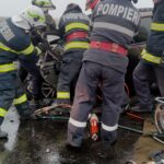 (VIDEO) Impact frontal, cinci persoane rănite