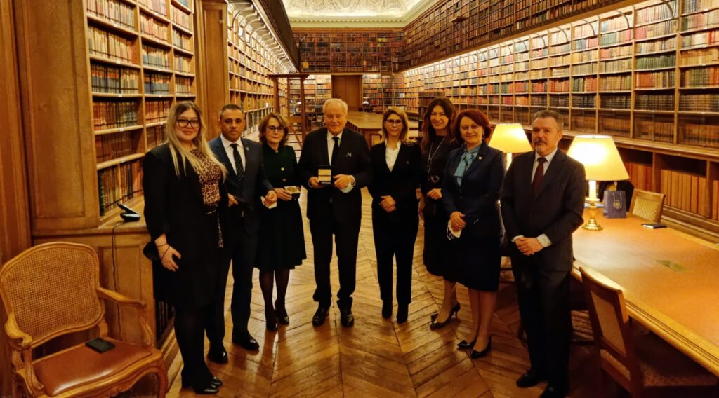 (FOTO) Senatoarea Liliana Sbîrnea (PSD), la Paris. Cu cine s-a întâlnit