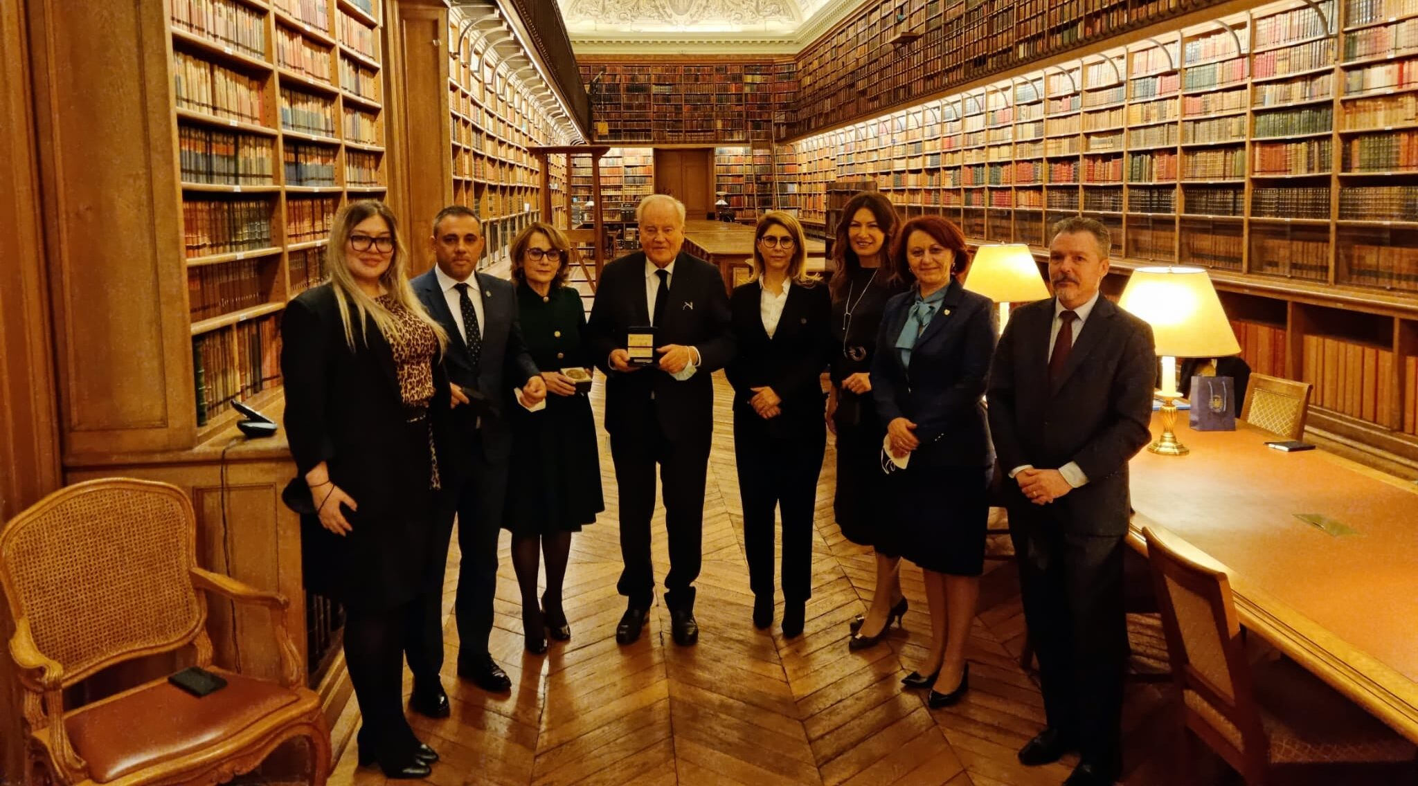 (FOTO) Senatoarea Liliana Sbîrnea (PSD), la Paris. Cu cine s-a întâlnit