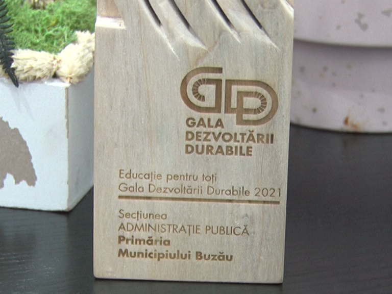 Educație pentru toți. Buzăul premiat la Gala Dezvoltării Durabile