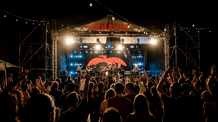 PHOENIX, SUB OBIECTIV FOTO BUZOIAN