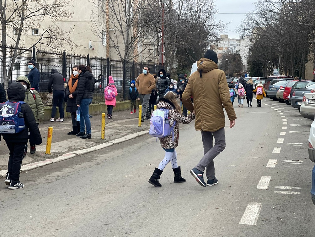 Primele clase trecute online