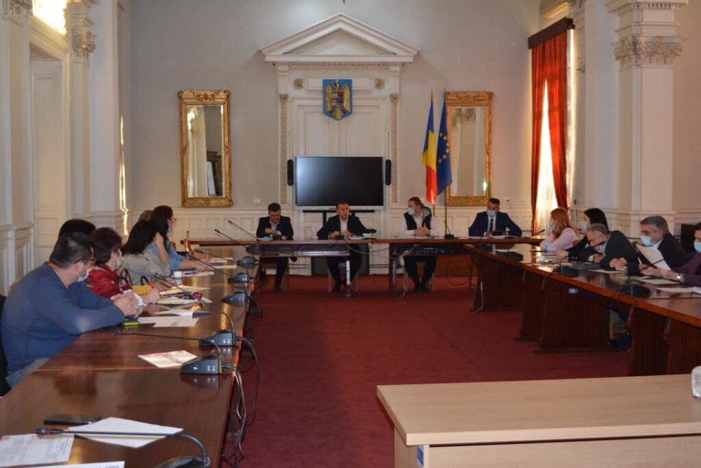 (FOTO) Educația râmniceană, în dezbatere la Primărie