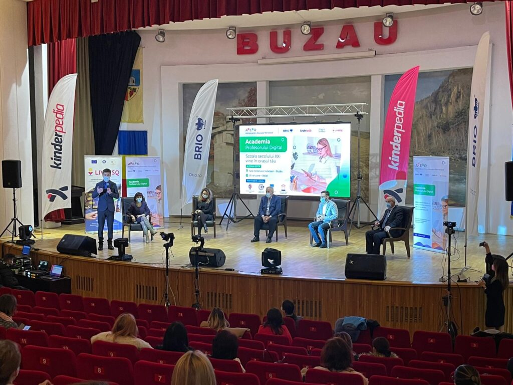 (VIDEO) Academia profesorului digital. Cursuri gratuite pentru profesorii buzoieni