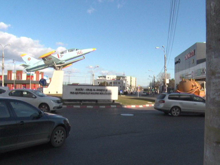 Calea Aviatorilor. Poarta Buzăului dinspre podul Mărăcineni.